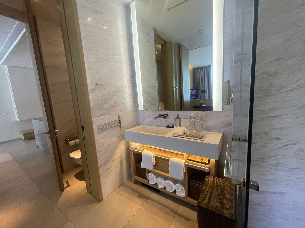 ขายคอนโดภูเก็ต : 🔥 Foreign Quota | Penthouse 1B1B | 213 Sq.m. | Twinpalms Residences by Montazure | 3rd Floor | 72 MB [YBs250701]