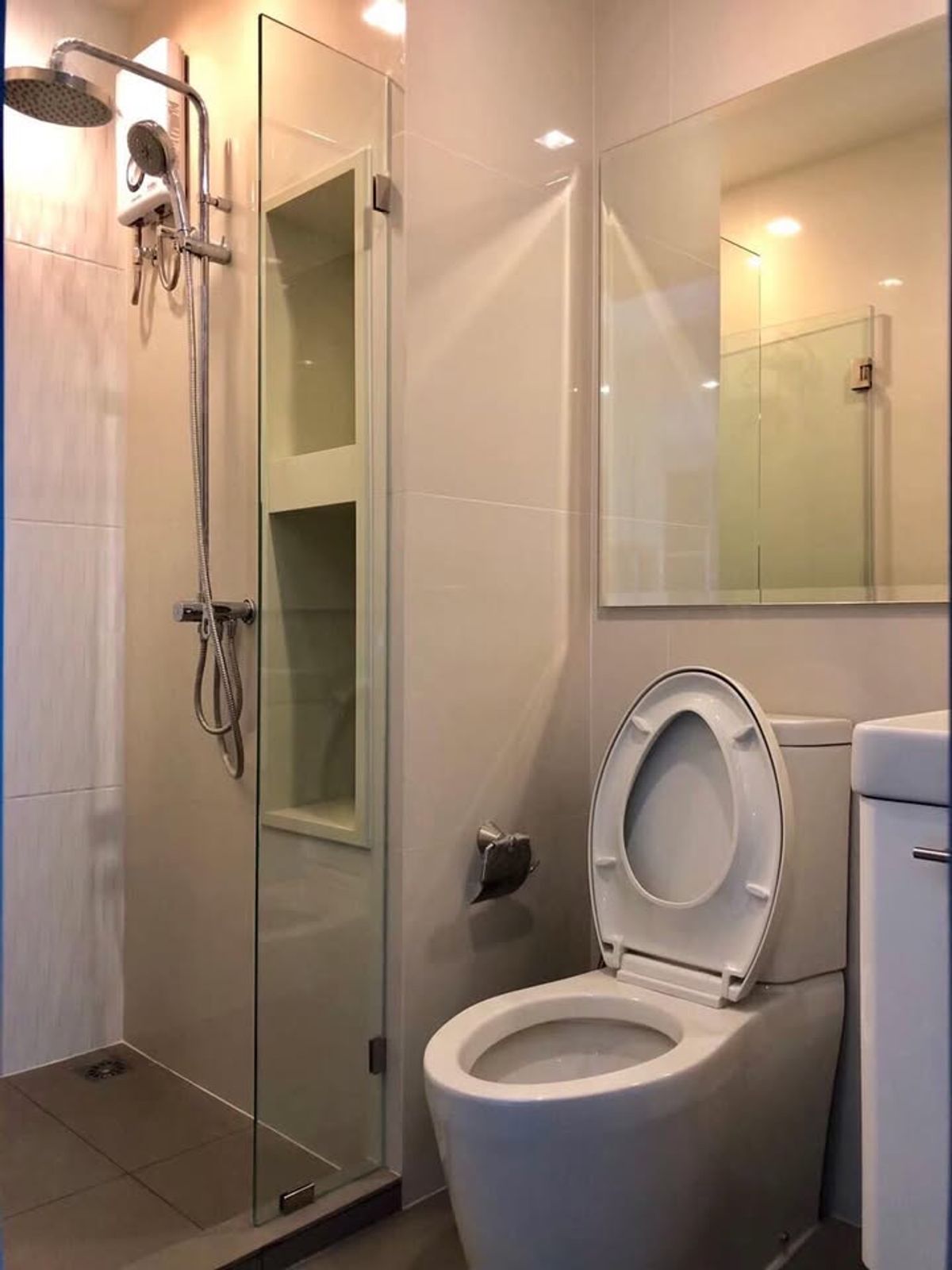 For RentCondoRatchathewi,Phayathai : Rhythm Rangnam【𝐑𝐄𝐍𝐓】🔥Decorate simply, softly, and minimally with warm tones. Beautiful built-in work fits perfectly in every corner. Live a classy life🔥 Contact Line ID: @hacondo