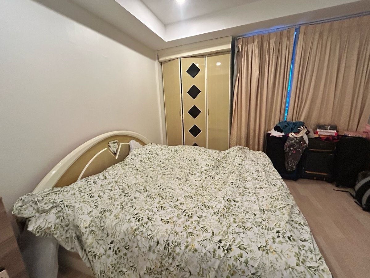 ขายทาวน์โฮมสาทร นราธิวาส : ขายด่วน ราคาพิเศษ  7,600,000 บาท หมู่บ้านธนพัฒน์  พร้อมเฟอร์นิเจอร์ พร้อมอยู่ บ้านต่อเติมแล้ว