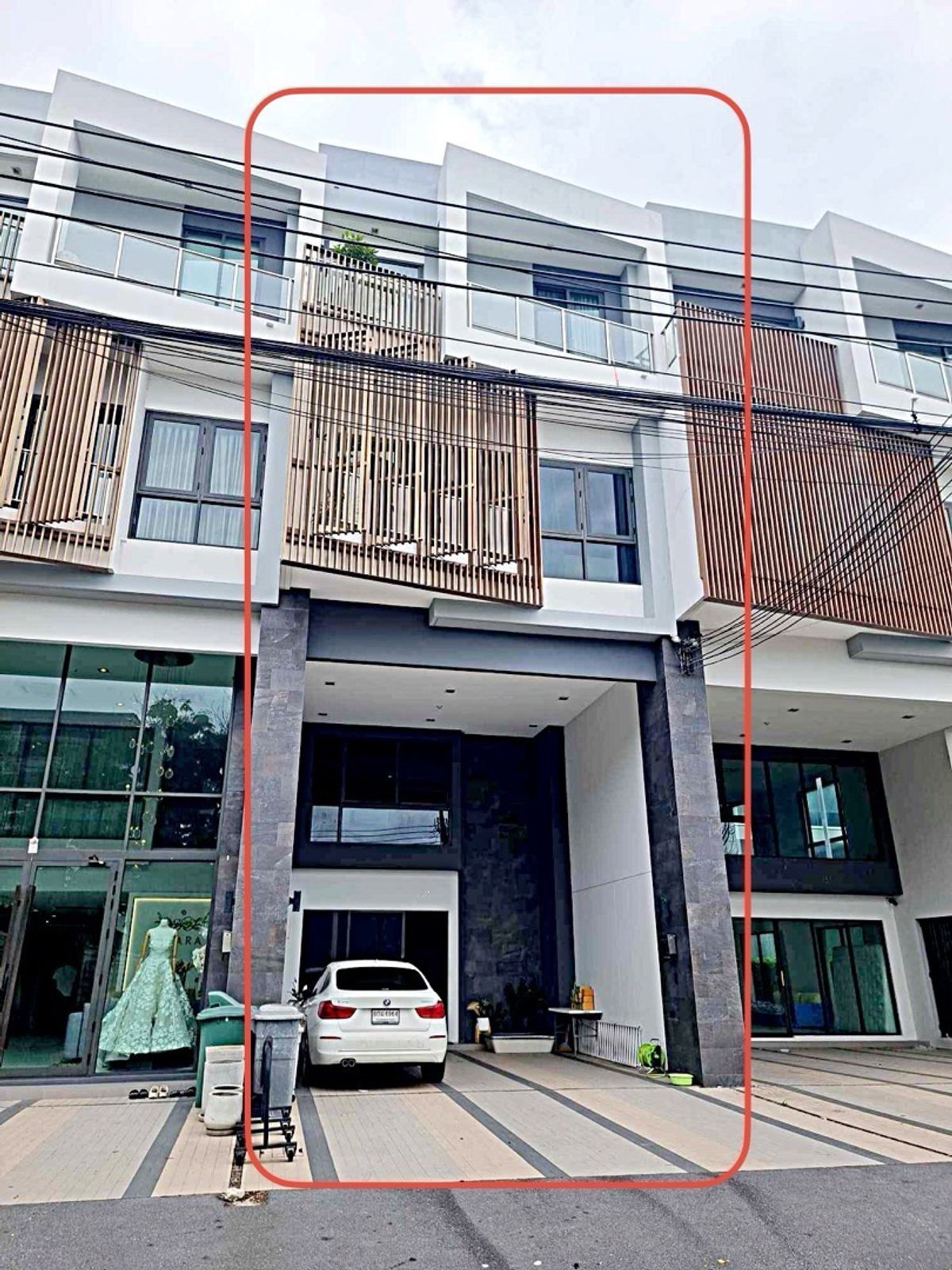 ให้เช่าโฮมออฟฟิศวิภาวดี ดอนเมือง หลักสี่ : 🎯 ให้เช่าโฮมออฟฟิศ 3.5 ชั้น Headquarter วิภาวดี
💼 โฮมออฟฟิศดีไซน์หรู ตอบโจทย์ทั้งอยู่อาศัยและทำธุรกิจ ใกล้ทางด่วน-สนามบินดอนเมือง