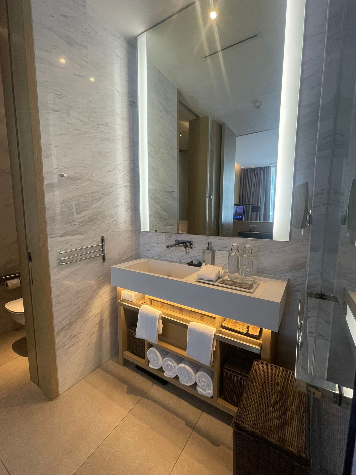 ขายคอนโดภูเก็ต : 🔥 Foreign Quota | Penthouse 1B1B | 213 Sq.m. | Twinpalms Residences by Montazure | 3rd Floor | 72 MB [YBs250701]