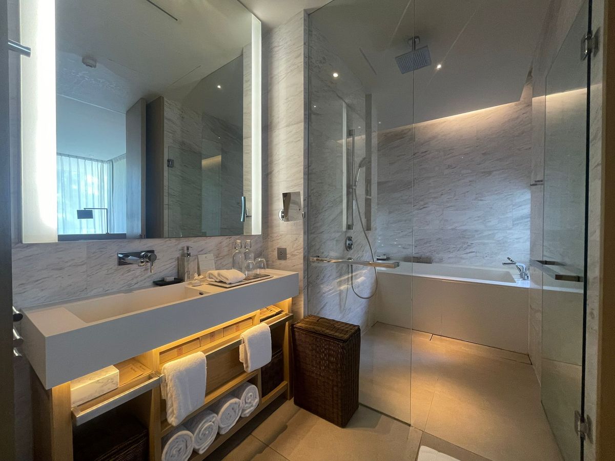 ขายคอนโดภูเก็ต : 🔥 Foreign Quota | Penthouse 1B1B | 213 Sq.m. | Twinpalms Residences by Montazure | 3rd Floor | 72 MB [YBs250701]