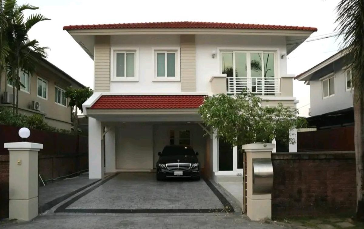 For RentHouseSamut Prakan,Samrong : Rent a 2 -story detached house, Kazil Village, Srinakarin Soi Dan 22, complete furniture New renovation, both near the expressway near the mall Near the school