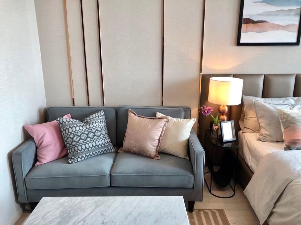 For RentCondoRatchathewi,Phayathai : Rhythm Rangnam【𝐑𝐄𝐍𝐓】🔥Decorate simply, softly, and minimally with warm tones. Beautiful built-in work fits perfectly in every corner. Live a classy life🔥 Contact Line ID: @hacondo