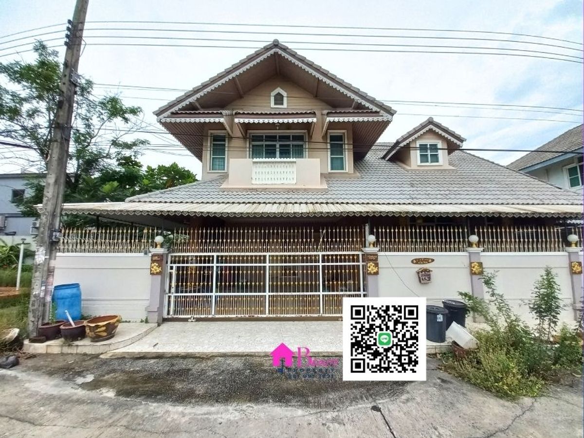 For SaleHouseNawamin, Ramindra : 🔑 Detached house on the edge of Ram Inthra is larger than townhomes, but the price is only 3.95 million baht, ready to travel. Convenient to travel. Good location on the main road along the Khlong Song I.