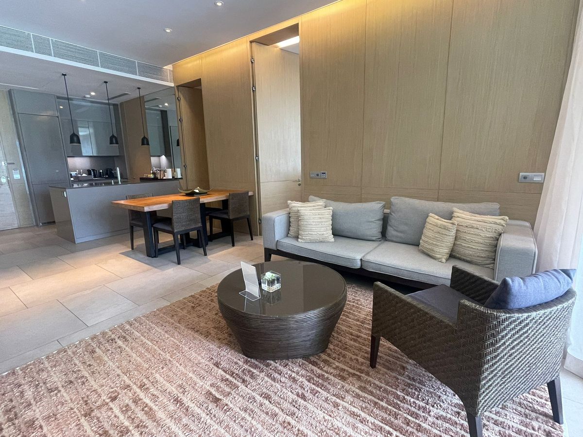 ขายคอนโดภูเก็ต : 🔥 Foreign Quota | Penthouse 1B1B | 213 Sq.m. | Twinpalms Residences by Montazure | 3rd Floor | 72 MB [YBs250701]