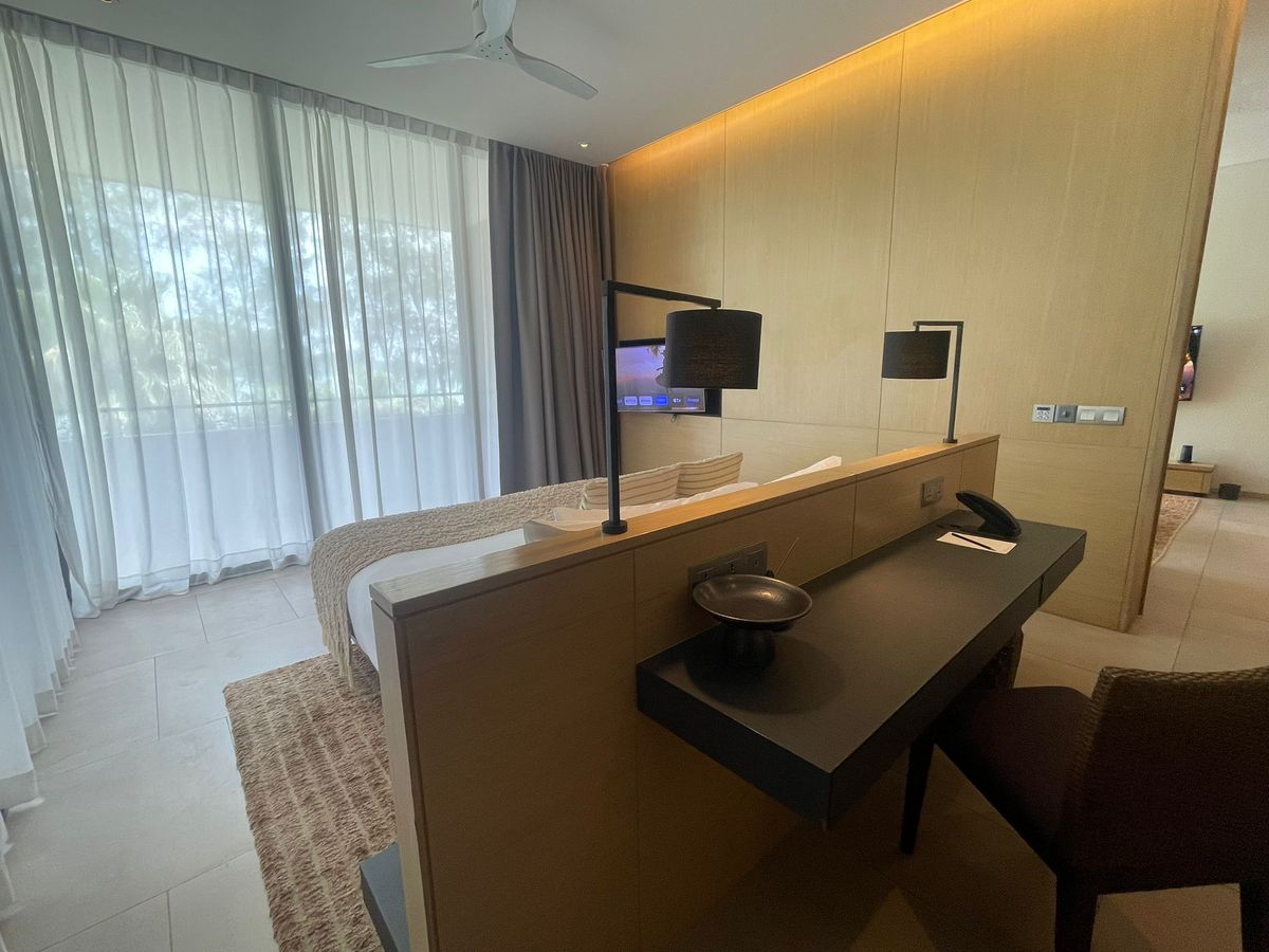 ขายคอนโดภูเก็ต : 🔥 Foreign Quota | Penthouse 1B1B | 213 Sq.m. | Twinpalms Residences by Montazure | 3rd Floor | 72 MB [YBs250701]