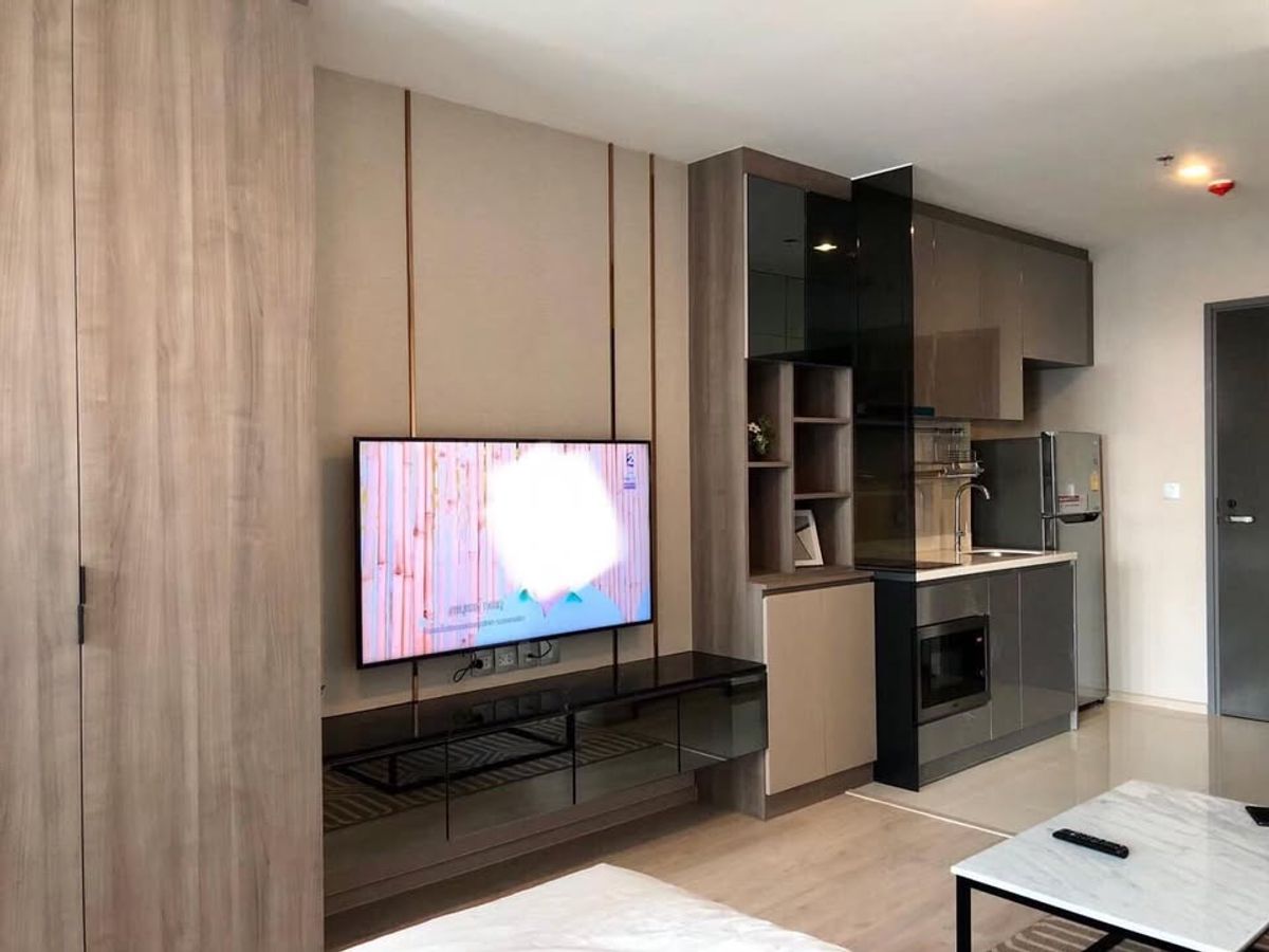 For RentCondoRatchathewi,Phayathai : Rhythm Rangnam【𝐑𝐄𝐍𝐓】🔥Decorate simply, softly, and minimally with warm tones. Beautiful built-in work fits perfectly in every corner. Live a classy life🔥 Contact Line ID: @hacondo