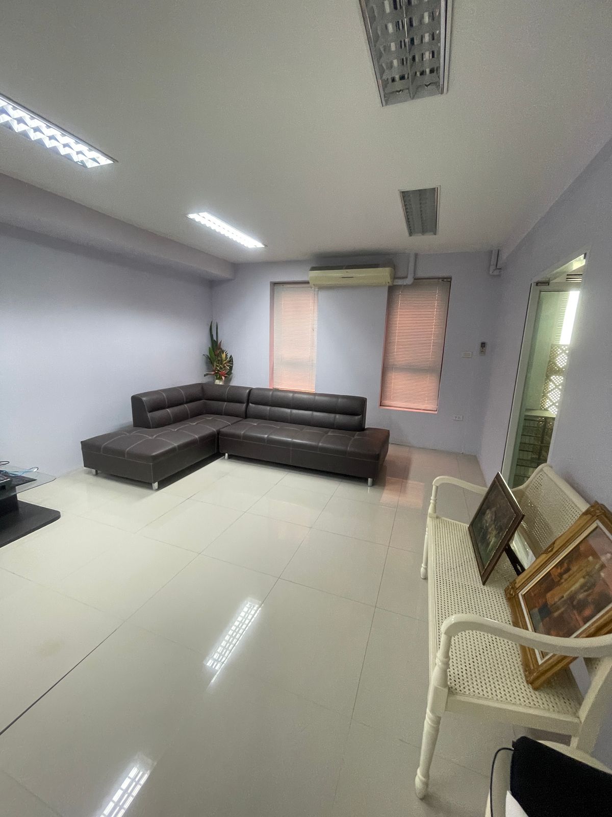 ขายโฮมออฟฟิศบางนา แบริ่ง ลาซาล : ็ขายตึก 5 ชั้น ราคาดี ทำเลดีมาก ใกล้สุวรรณภูมิ เดินทางสะดวก ปรับเป็นโรงแรม คาเฟ่ ร้านอาหาร ได้