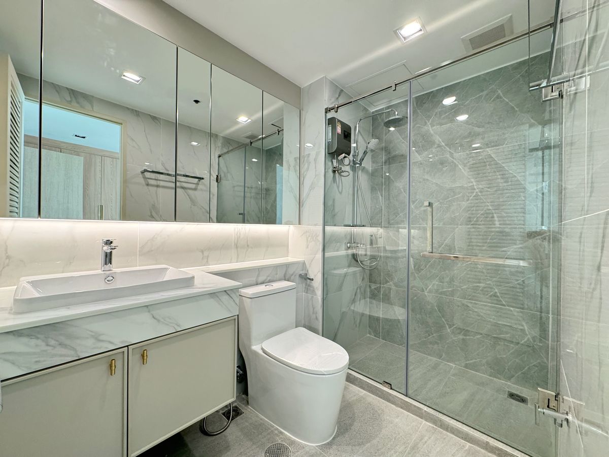 For SaleCondoSukhumvit, Asoke, Thonglor : Nusiri Grand Condo L Condo 1 step from BTS Ekkamai. The room is very beautiful!