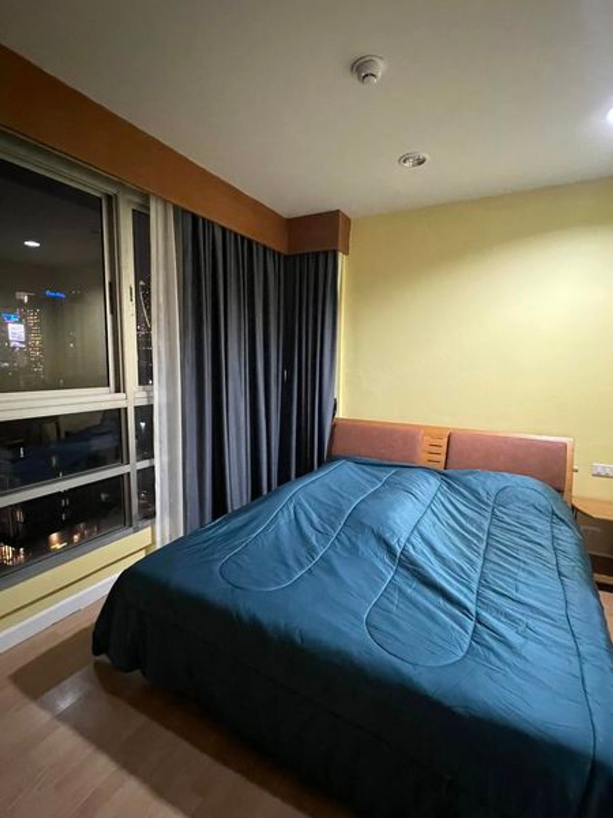 For RentCondoRatchathewi,Phayathai : Pathumwan Resort【𝐑𝐄𝐍𝐓】🔥Large room in the city center, clearly separated, near BTS, easy to travel🔥 Contact Line ID: @hacondo