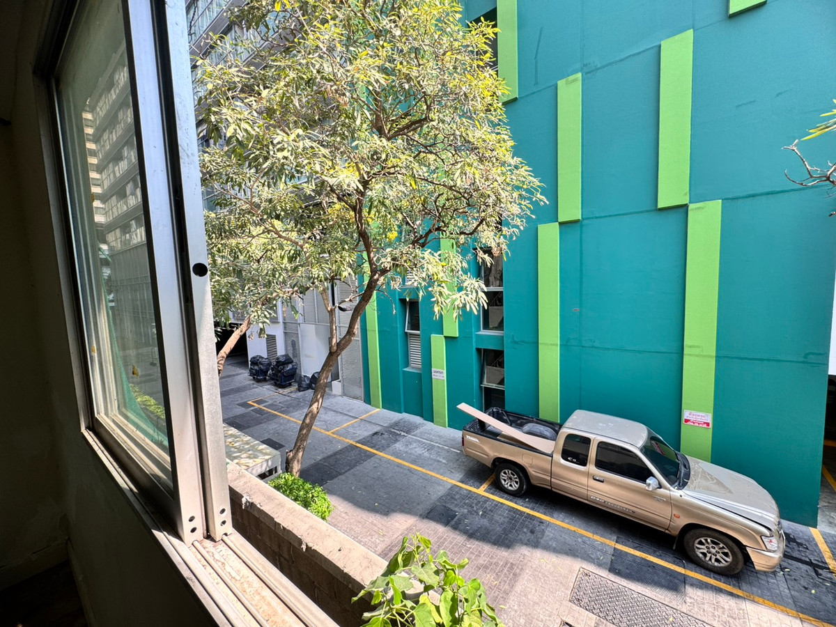 ขายอาคารพาณิชย์สีลม ศาลาแดง บางรัก : ขายตึกแถว ซอยจินดาถวิล แขวงมหาพฤฒาราม บางรัก ทำเลดีใจกลางเมือง (N.1984)