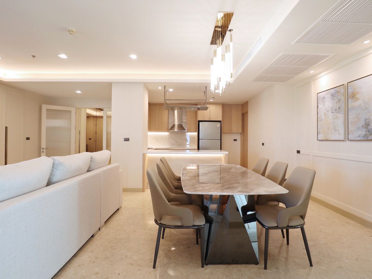 For SaleCondoSukhumvit, Asoke, Thonglor : Nusiri Grand Condo L Condo 1 step from BTS Ekkamai. The room is very beautiful!