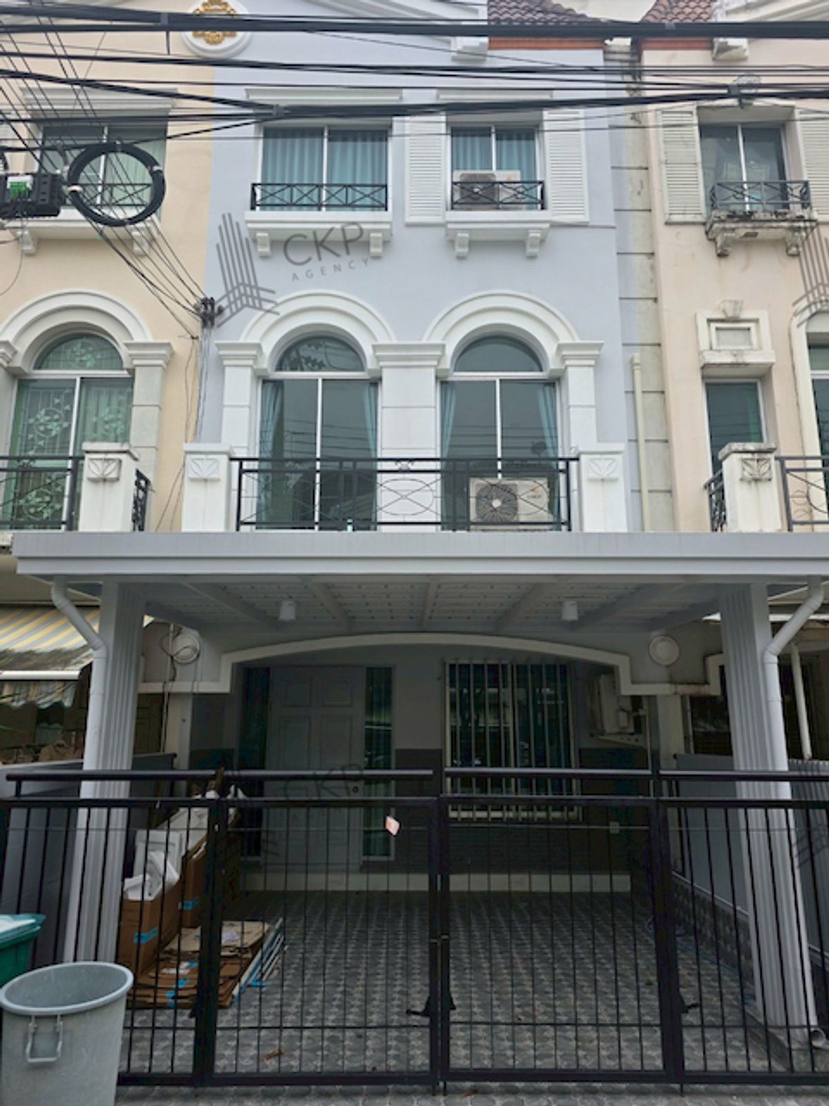 For RentTownhomeKaset Nawamin,Ladplakao : Baan Klang Muang Swiss Town, Kaset Nawamin Road, newly renovated, can park 10 cars (accept company registration)