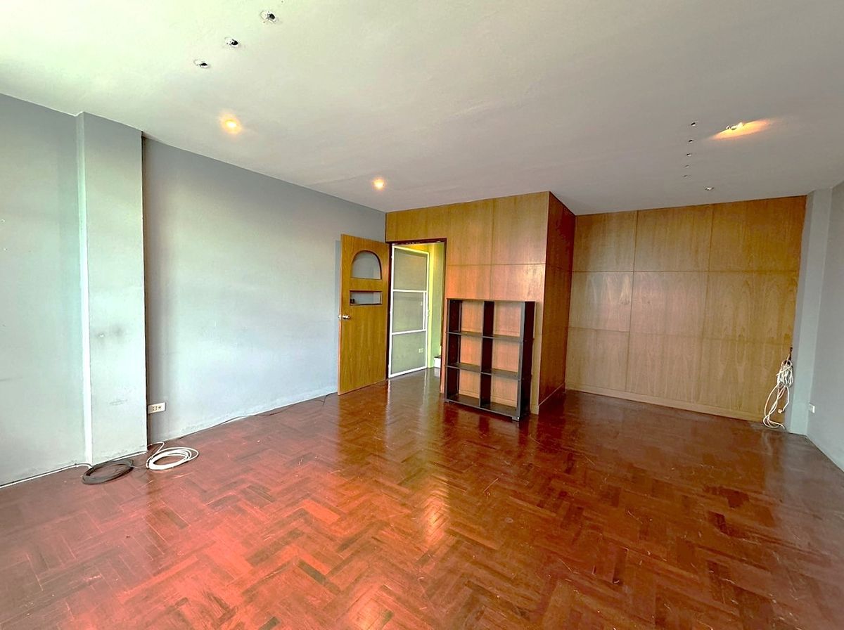 For RentShop HouseSukhumvit, Asoke, Thonglor : Townhouse for Rent – Suitable for All Types of Business, Ekkamai  **NO CO-AGENT**