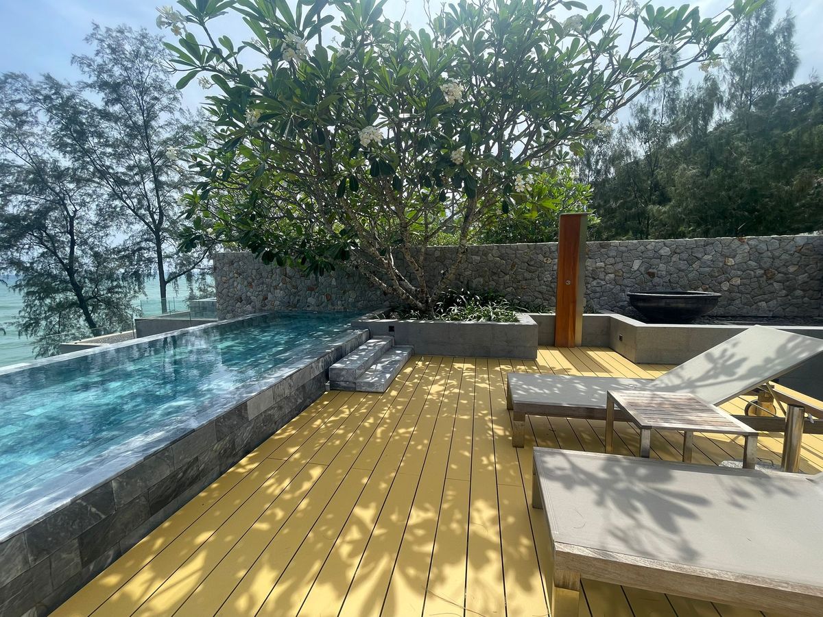 ขายคอนโดภูเก็ต : 🔥 Foreign Quota | Penthouse 1B1B | 213 Sq.m. | Twinpalms Residences by Montazure | 3rd Floor | 72 MB [YBs250701]