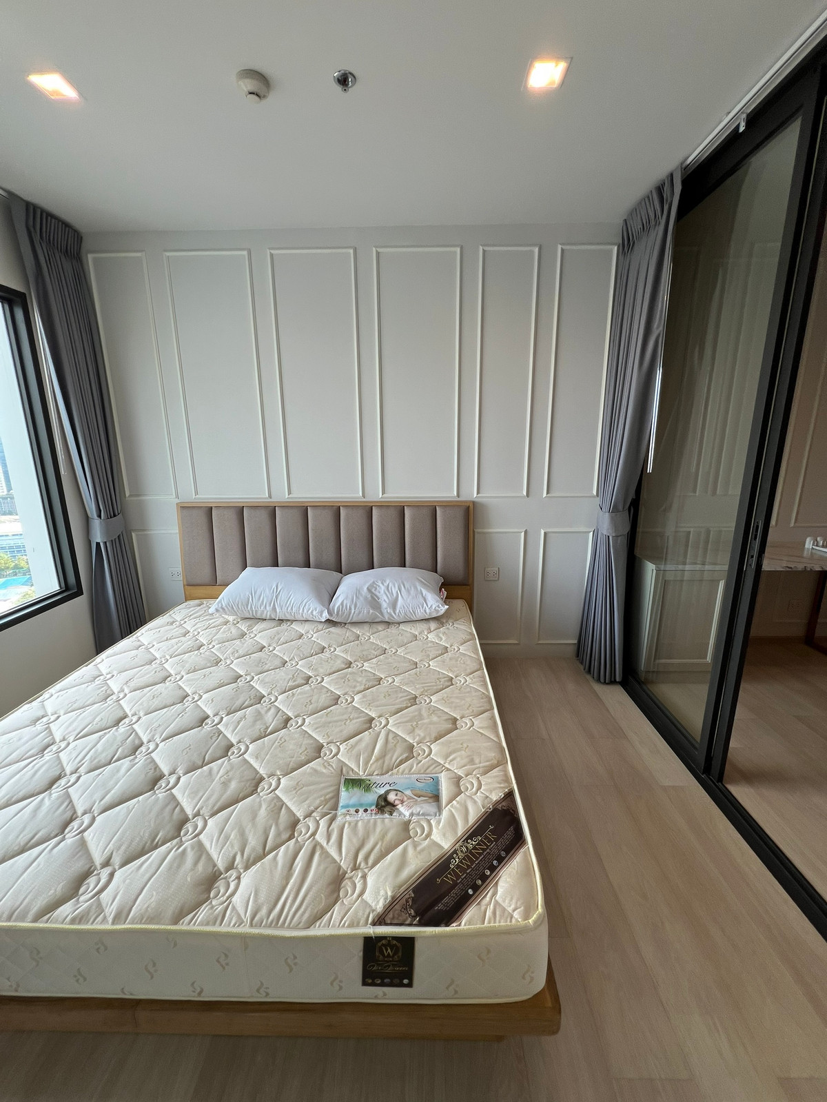 For RentCondoWitthayu, Chidlom, Langsuan, Ploenchit : *For rent, Life one wireless condo, 25,000 baht, 1 bedroom, 35 sq.m., BTS Phloen Chit, BTS Chidlom, Witthayu, Chidlom, Ploenchit, Sukhumvit, Rama 9, Ratchada, Lumpini, Sathorn, Chulalongkorn University, Mater Dei, SWU, Bumrungrad, Park Venture, Sindhorn, 