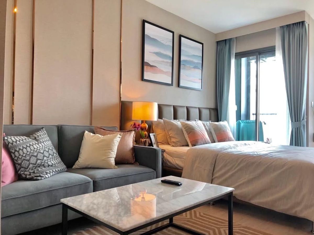 For RentCondoRatchathewi,Phayathai : Rhythm Rangnam【𝐑𝐄𝐍𝐓】🔥Decorate simply, softly, and minimally with warm tones. Beautiful built-in work fits perfectly in every corner. Live a classy life🔥 Contact Line ID: @hacondo