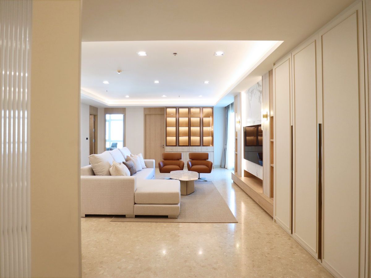 For SaleCondoSukhumvit, Asoke, Thonglor : Nusiri Grand Condo L Condo 1 step from BTS Ekkamai. The room is very beautiful!