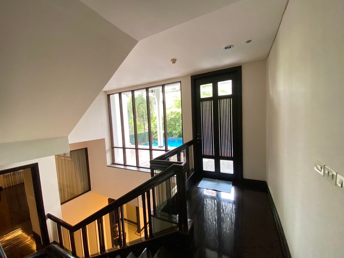 For RentHouseSukhumvit, Asoke, Thonglor : 🏡 For Rent: Ultra-Luxury 5-Storey Detached House in Sukhumvit 18 Modern Pool Villa | Rare in Prime Location 