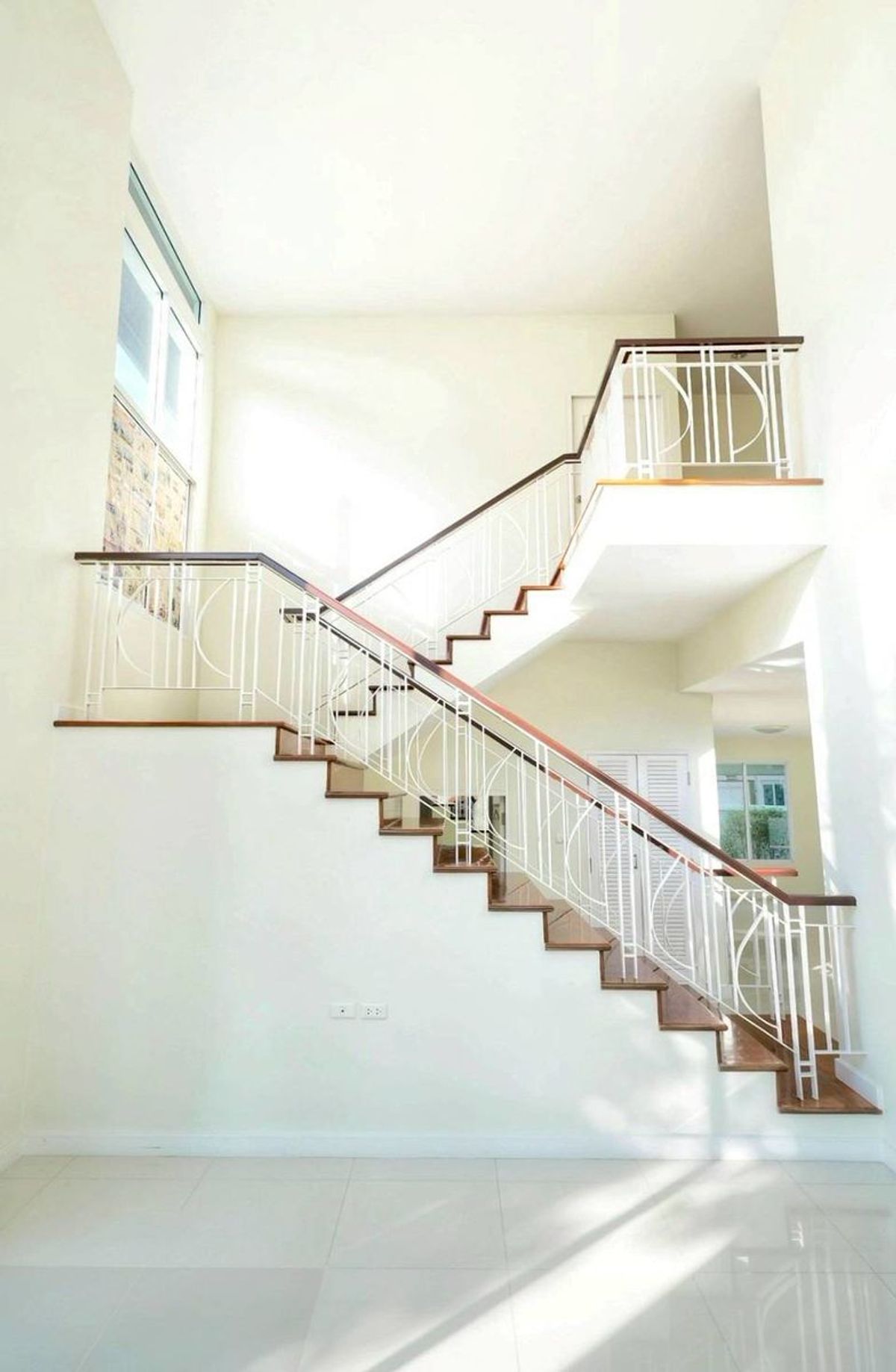 ขายบ้านบางนา แบริ่ง ลาซาล : ขาย หมู่บ้าน Blue Lagoon 1 บางนา-วงแหวน ขนาด 80.5 ตารางวา 3 ห้องนอน 3 ห้องน้ำ ถนนกาญจนาภิเษก แขวงดอกไหม เขตประเวศ กรุงเทพมหานคร