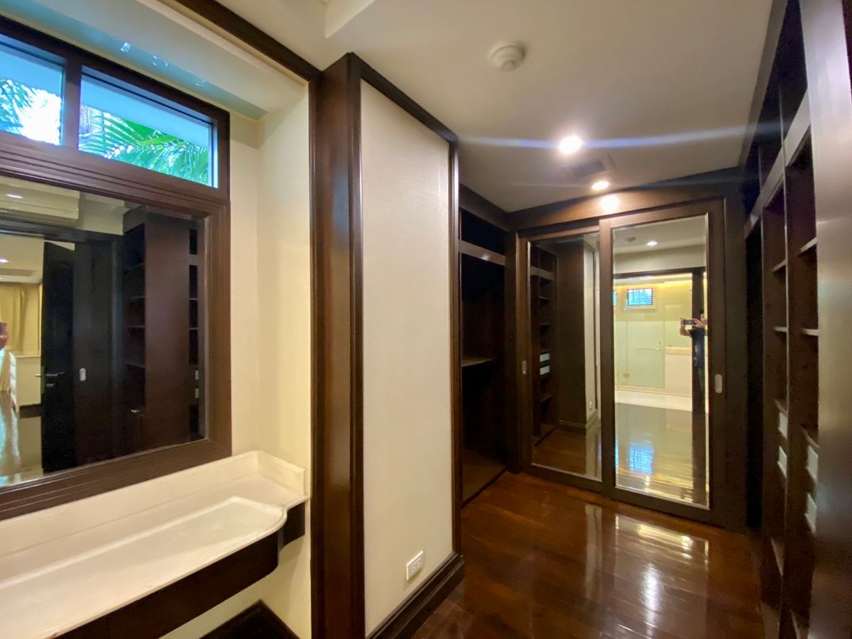 For RentHouseSukhumvit, Asoke, Thonglor : 🏡 For Rent: Ultra-Luxury 5-Storey Detached House in Sukhumvit 18 Modern Pool Villa | Rare in Prime Location 