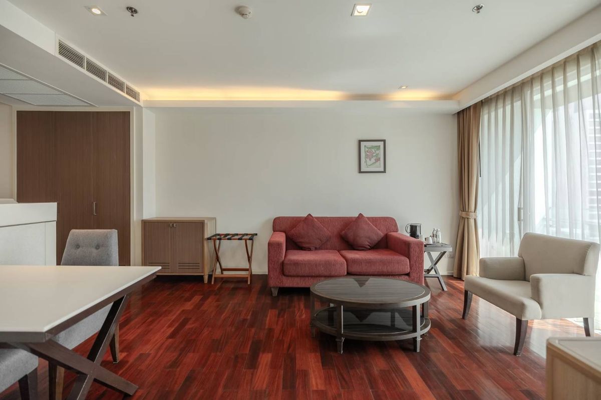 For RentCondoSukhumvit, Asoke, Thonglor : Pet Friendly 1BR Condo  Sukhumvit 20 Available short term and long term 