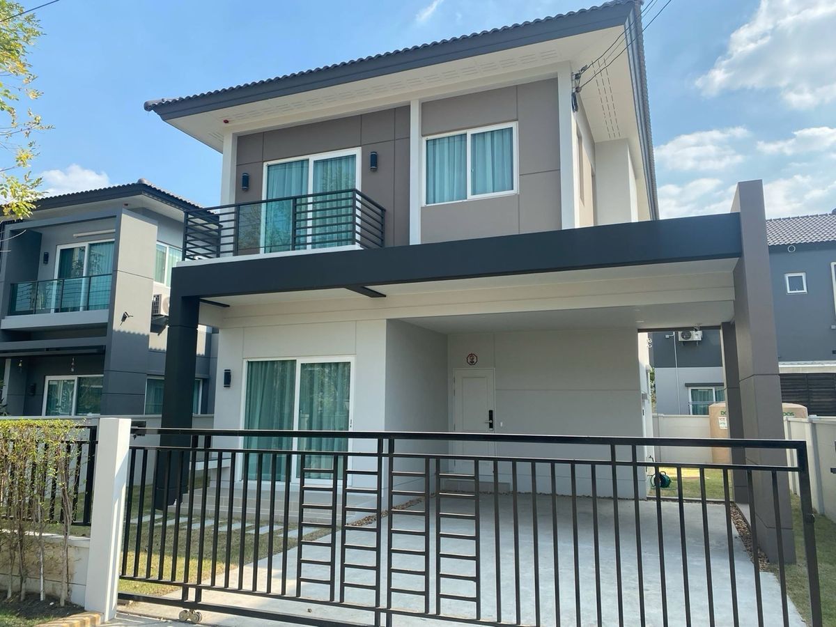 For SaleHousePathum Thani,Rangsit, Thammasat : Quick sale Centro Phahon-Vibhavadi 2