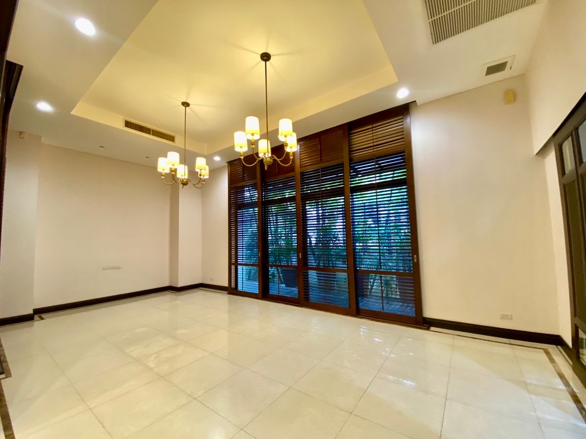 For RentHouseSukhumvit, Asoke, Thonglor : 🏡 For Rent: Ultra-Luxury 5-Storey Detached House in Sukhumvit 18 Modern Pool Villa | Rare in Prime Location 
