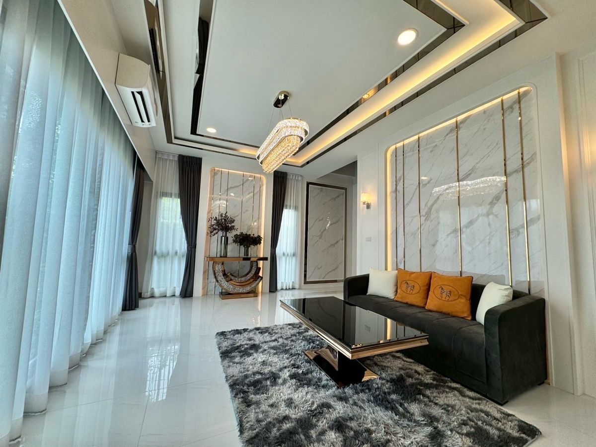 HouseBangna, Bearing, Lasalle : #TheCityBangna – Luxury Home
🔹 Second Largest House Type in the Project | Corner Plot on Main Road | Near Mega Bangna & Expressway
♥️Pet Friendly♥️