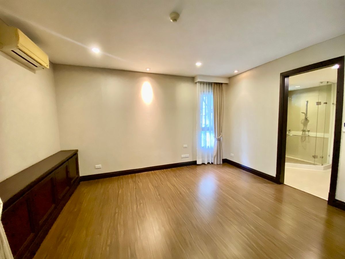 For RentHouseSukhumvit, Asoke, Thonglor : 🏡 For Rent: Ultra-Luxury 5-Storey Detached House in Sukhumvit 18 Modern Pool Villa | Rare in Prime Location 