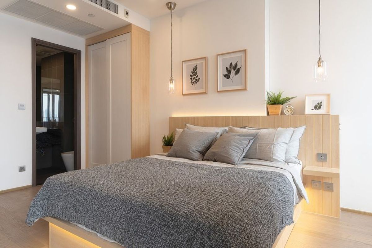 For RentCondoSiam Paragon ,Chulalongkorn,Samyan : Ashton Chula Silom【𝐑𝐄𝐍𝐓】🔥Luxury dark-toned decorations, furniture with matte materials and hidden lights, look expensive but not over the top🔥 Contact Line ID: @hacondo