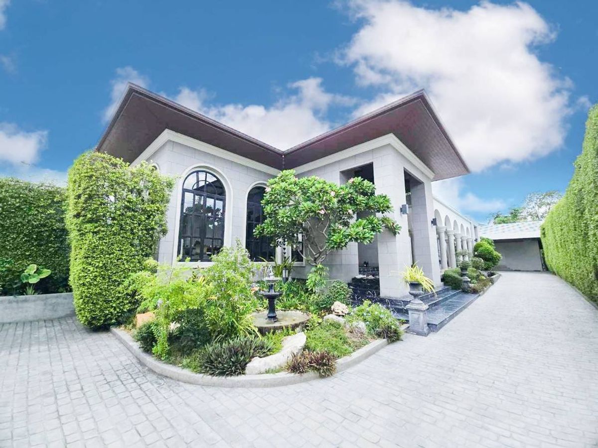 ขายบ้านแจ้งวัฒนะ เมืองทอง : ขายบ้านเดี่ยว 3 ชั้น พร้อมสระว่ายน้ำ  เมืองทองธานี ซอยโครงการ 5  