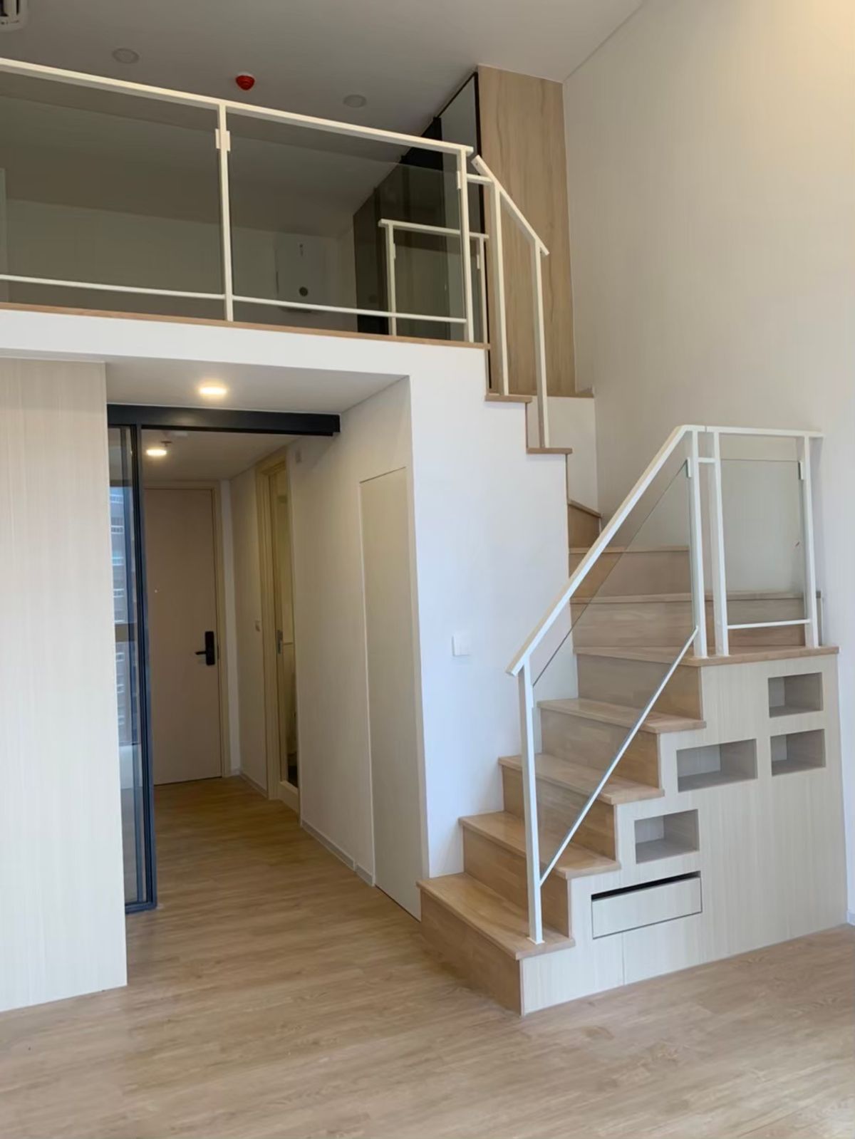 Sale DownCondoRama9, Petchburi, RCA : Selling down payment is cheaper than the 1 bedroom project, Duplex style, only 3.69 million.