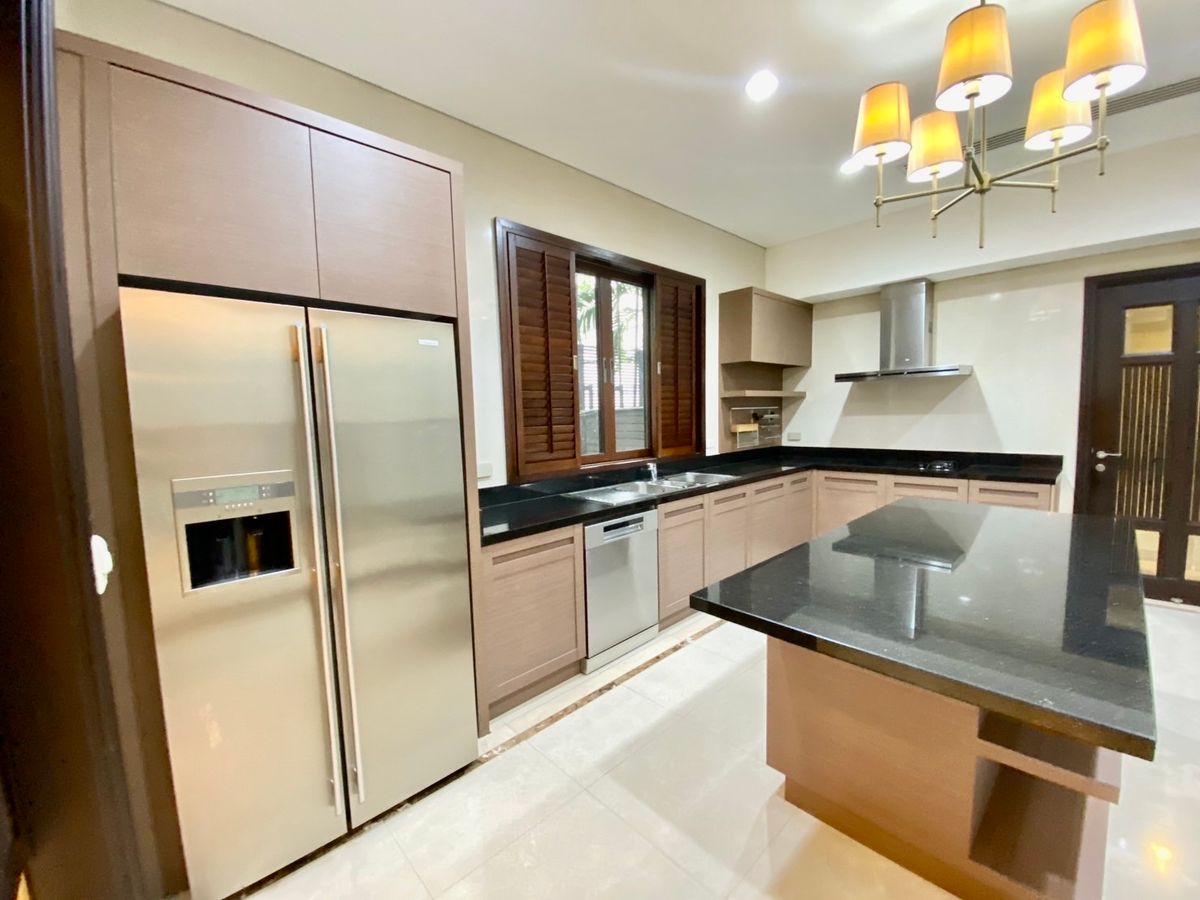 For RentHouseSukhumvit, Asoke, Thonglor : 🏡 For Rent: Ultra-Luxury 5-Storey Detached House in Sukhumvit 18 Modern Pool Villa | Rare in Prime Location 