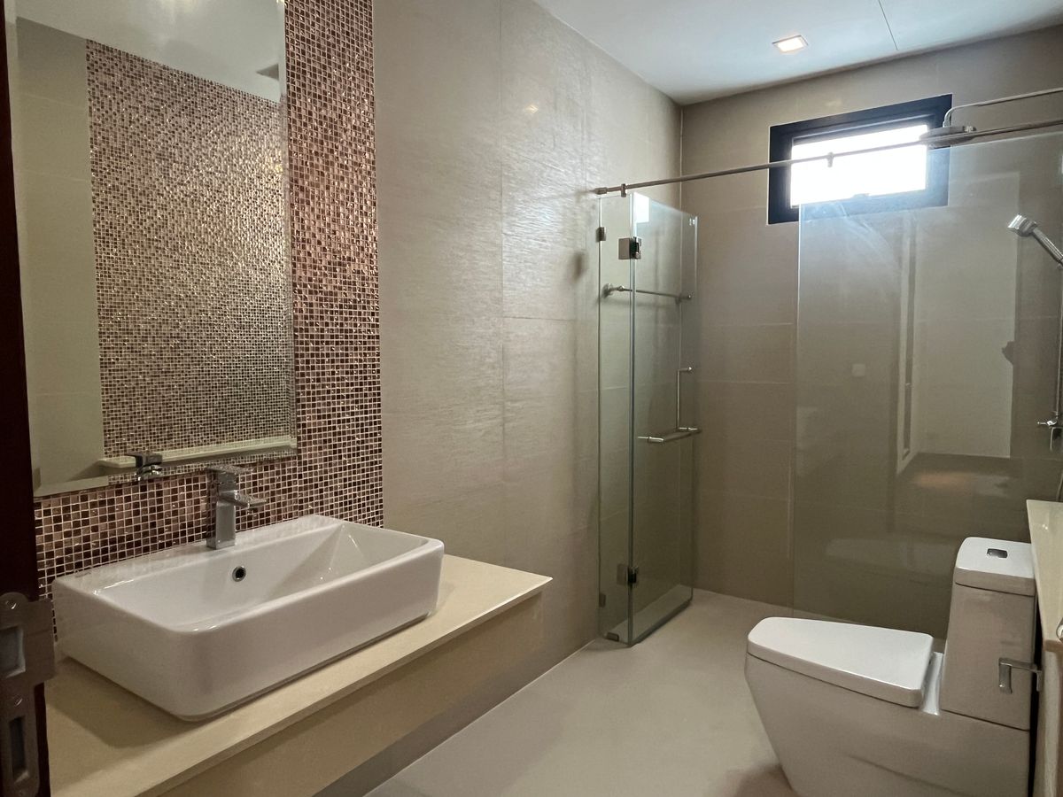 For SaleHouseChokchai 4, Ladprao 71, Ladprao 48, : Single house for sale, 4 bedrooms 92 sq m., 300+ sq m., calm, good location near the city center, easy access expressway and Rama 9, Ratchada, Lat Phrao 