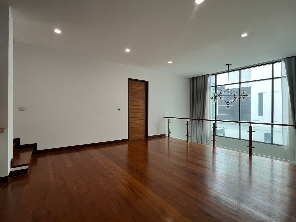 For SaleHouseChokchai 4, Ladprao 71, Ladprao 48, : Single house for sale, 4 bedrooms 92 sq m., 300+ sq m., calm, good location near the city center, easy access expressway and Rama 9, Ratchada, Lat Phrao 