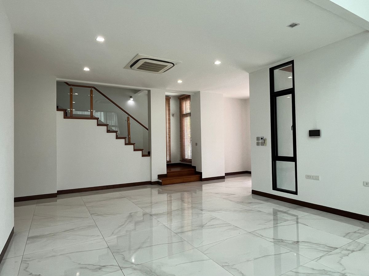 For SaleHouseChokchai 4, Ladprao 71, Ladprao 48, : Single house for sale, 4 bedrooms 92 sq m., 300+ sq m., calm, good location near the city center, easy access expressway and Rama 9, Ratchada, Lat Phrao 