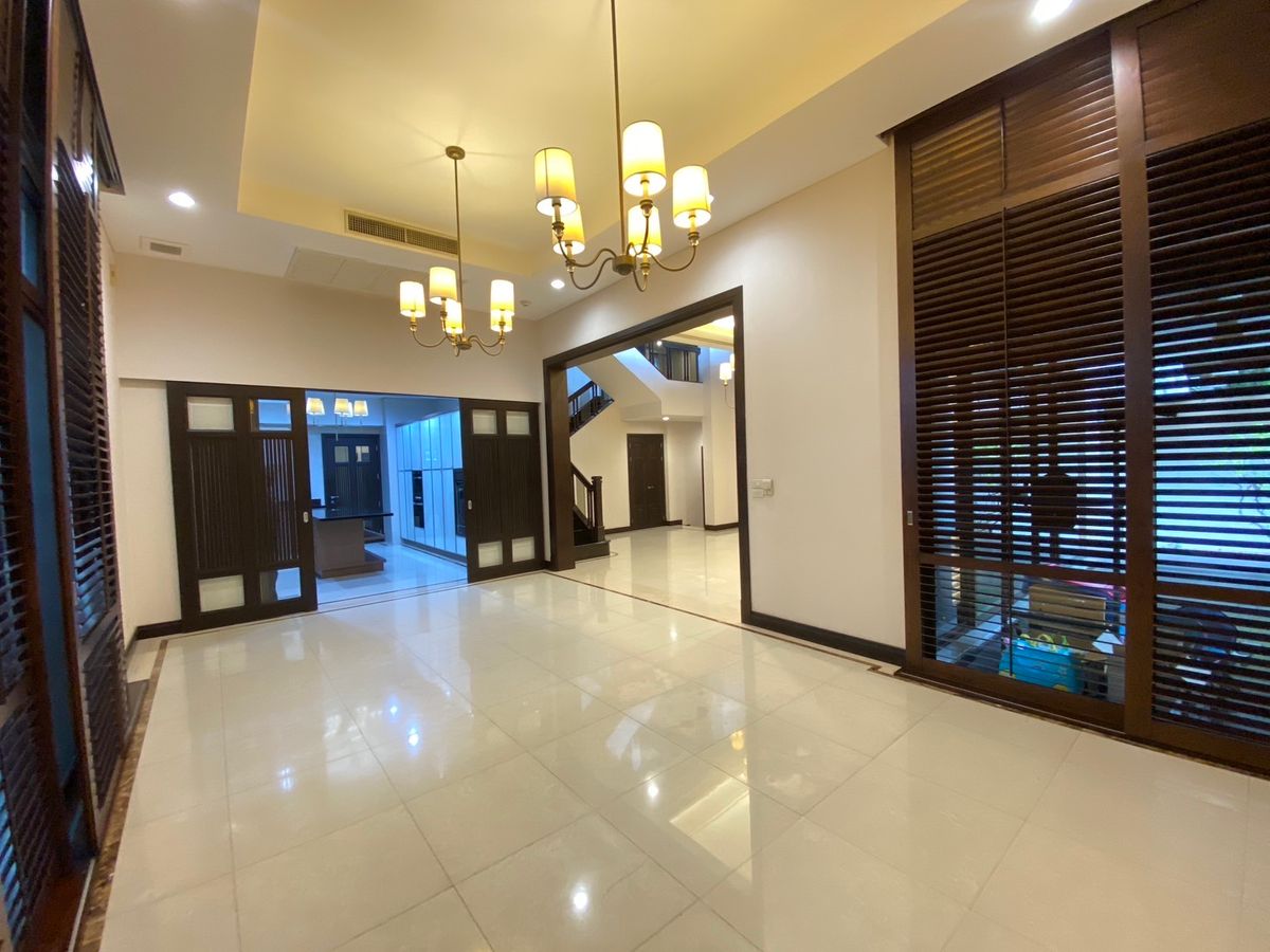 For RentHouseSukhumvit, Asoke, Thonglor : 🏡 For Rent: Ultra-Luxury 5-Storey Detached House in Sukhumvit 18 Modern Pool Villa | Rare in Prime Location 