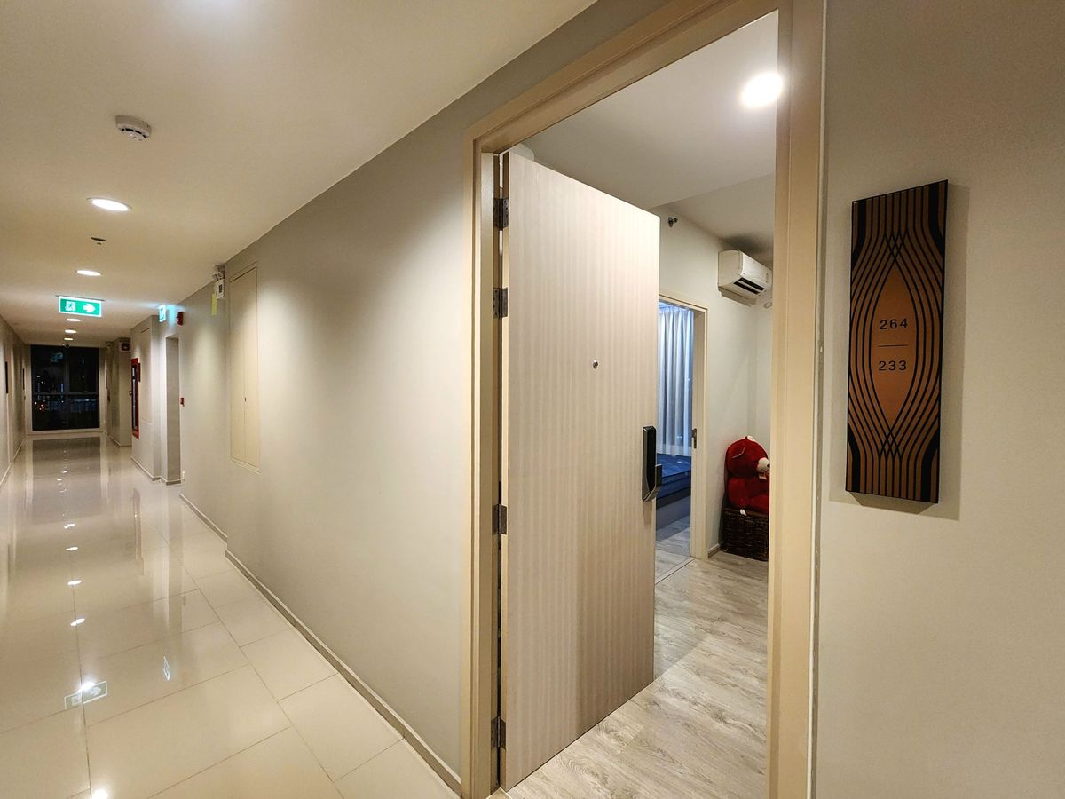 ขายคอนโดปิ่นเกล้า จรัญสนิทวงศ์ : ลดราคาโหด  ทิศใต้ 25 ตารางเมตร **ขายพร้อมอยู่** ขาย The Tree จรัญ30 คอนโดทำเลศิริราช ยูนิตน้อยสุดส่วนตัว 12 ห้องต่อ 1 ชั้น สังคมดีมาก SN494.22