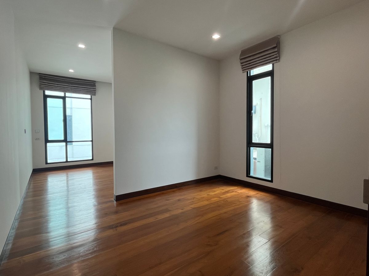 For SaleHouseChokchai 4, Ladprao 71, Ladprao 48, : Single house for sale, 4 bedrooms 92 sq m., 300+ sq m., calm, good location near the city center, easy access expressway and Rama 9, Ratchada, Lat Phrao 