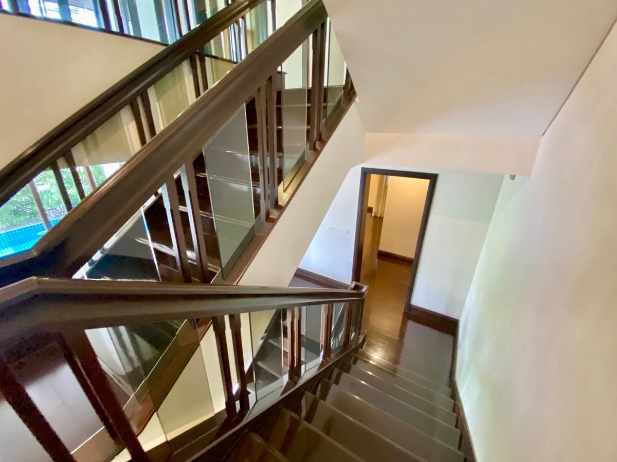 For RentHouseSukhumvit, Asoke, Thonglor : 🏡 For Rent: Ultra-Luxury 5-Storey Detached House in Sukhumvit 18 Modern Pool Villa | Rare in Prime Location 