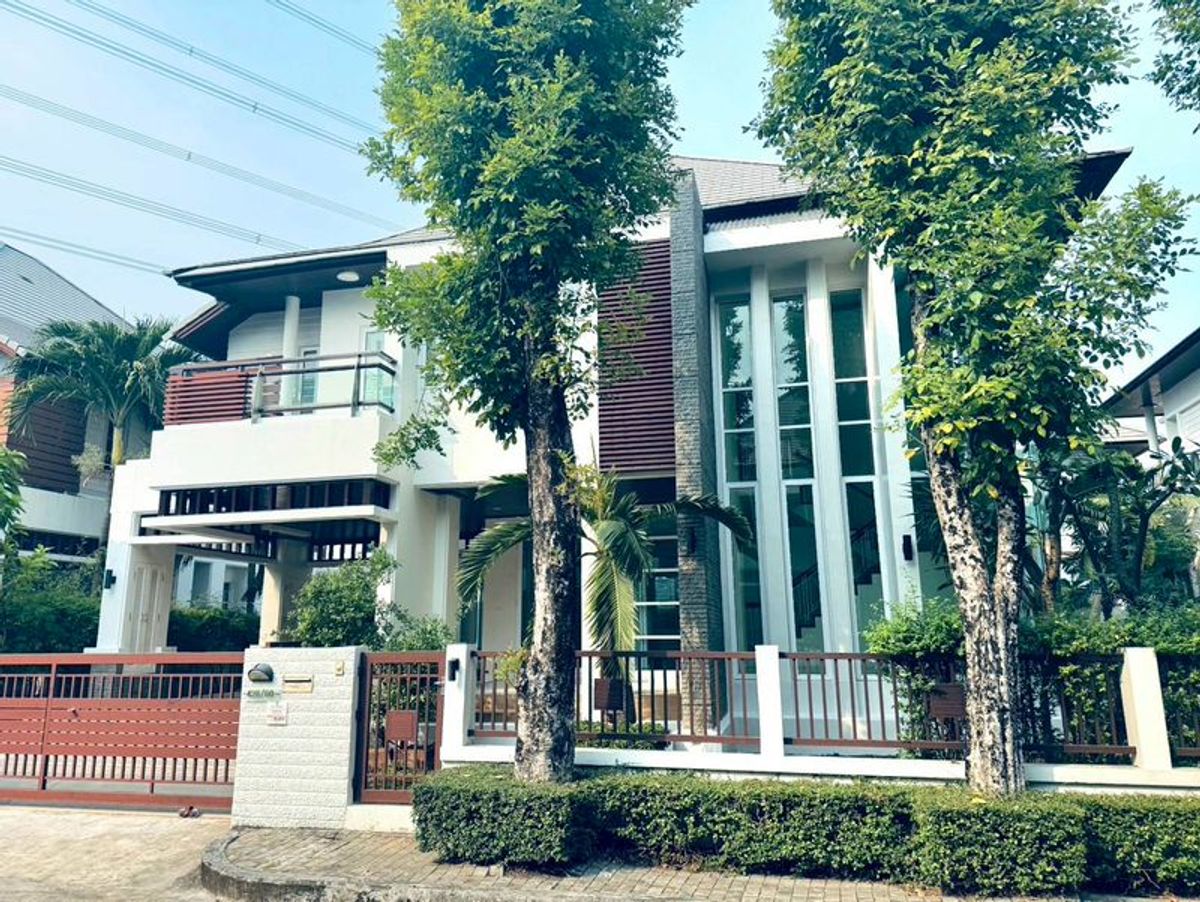 ขายบ้านบางนา แบริ่ง ลาซาล : ขาย หมู่บ้าน Blue Lagoon 1 บางนา-วงแหวน ขนาด 80.5 ตารางวา 3 ห้องนอน 3 ห้องน้ำ ถนนกาญจนาภิเษก แขวงดอกไหม เขตประเวศ กรุงเทพมหานคร