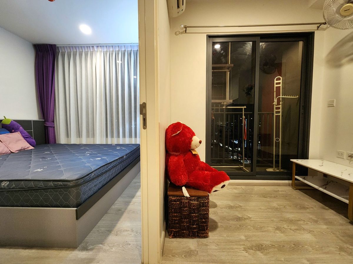 ขายคอนโดปิ่นเกล้า จรัญสนิทวงศ์ : ลดราคาโหด  ทิศใต้ 25 ตารางเมตร **ขายพร้อมอยู่** ขาย The Tree จรัญ30 คอนโดทำเลศิริราช ยูนิตน้อยสุดส่วนตัว 12 ห้องต่อ 1 ชั้น สังคมดีมาก SN494.22