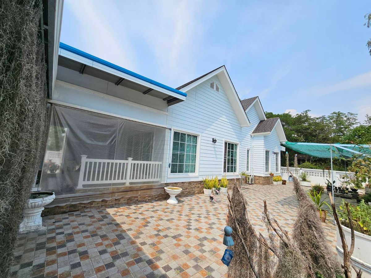 ขายบ้านเชียงใหม่ : ขายถูกมาก!! บ้านเดี่ยวชั้นเดียว 180 ตร.ว. เฟอร์ครบ ทำเลทอง อ.ดอยสะเก็ด จ.เชียงใหม่ ใกล้แยกหลุยส์ เซ็นทรัล บิ๊กซีฯ