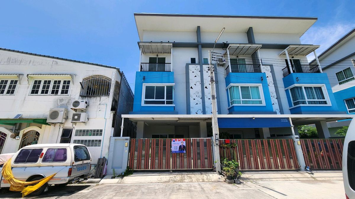 For SaleTownhomePattaya, Bangsaen, Chonburi : Townhome for sale at Ban Suan Chon Buri