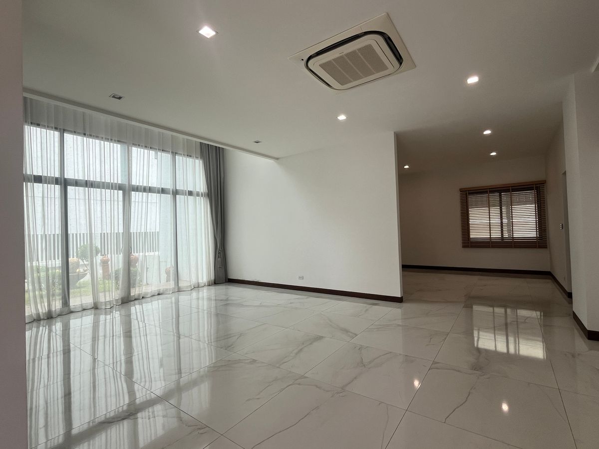 For SaleHouseChokchai 4, Ladprao 71, Ladprao 48, : Single house for sale, 4 bedrooms 92 sq m., 300+ sq m., calm, good location near the city center, easy access expressway and Rama 9, Ratchada, Lat Phrao 