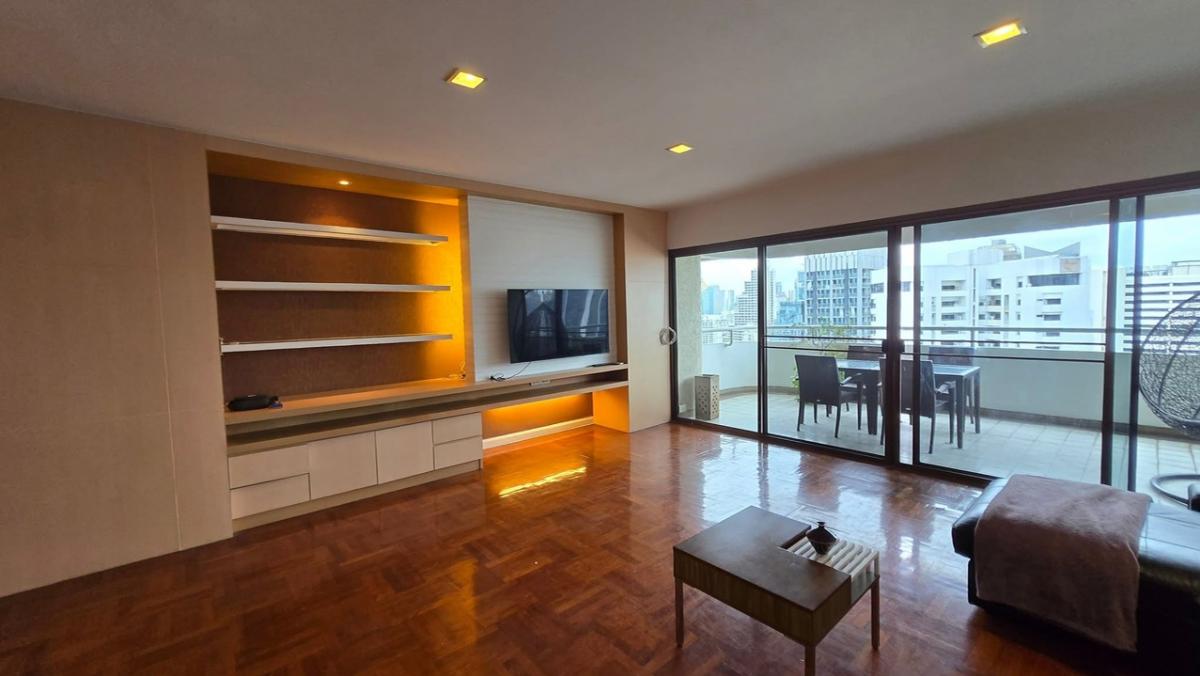 ให้เช่าคอนโดนานา : คอนโดสำหรับค่าเช่าโซน Nana 280 ตารางเมตร 3Beds 4Baths 1MAID ใกล้ BTS NANA พร้อมที่จะย้ายเข้ามา