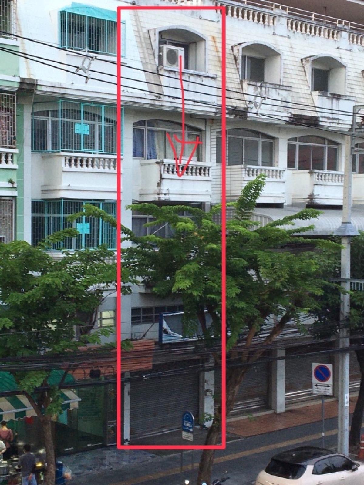 For SaleShop HouseWongwianyai, Charoennakor : Urgent sale, 4 -storey commercial building with 16.80 sq.m. mezzanine, 3 bedrooms, 4 bathrooms Next to Lat Ya, Khlong San, near ICONSIAM, near the Khlong San BTS BTS price 12,000,000 baht