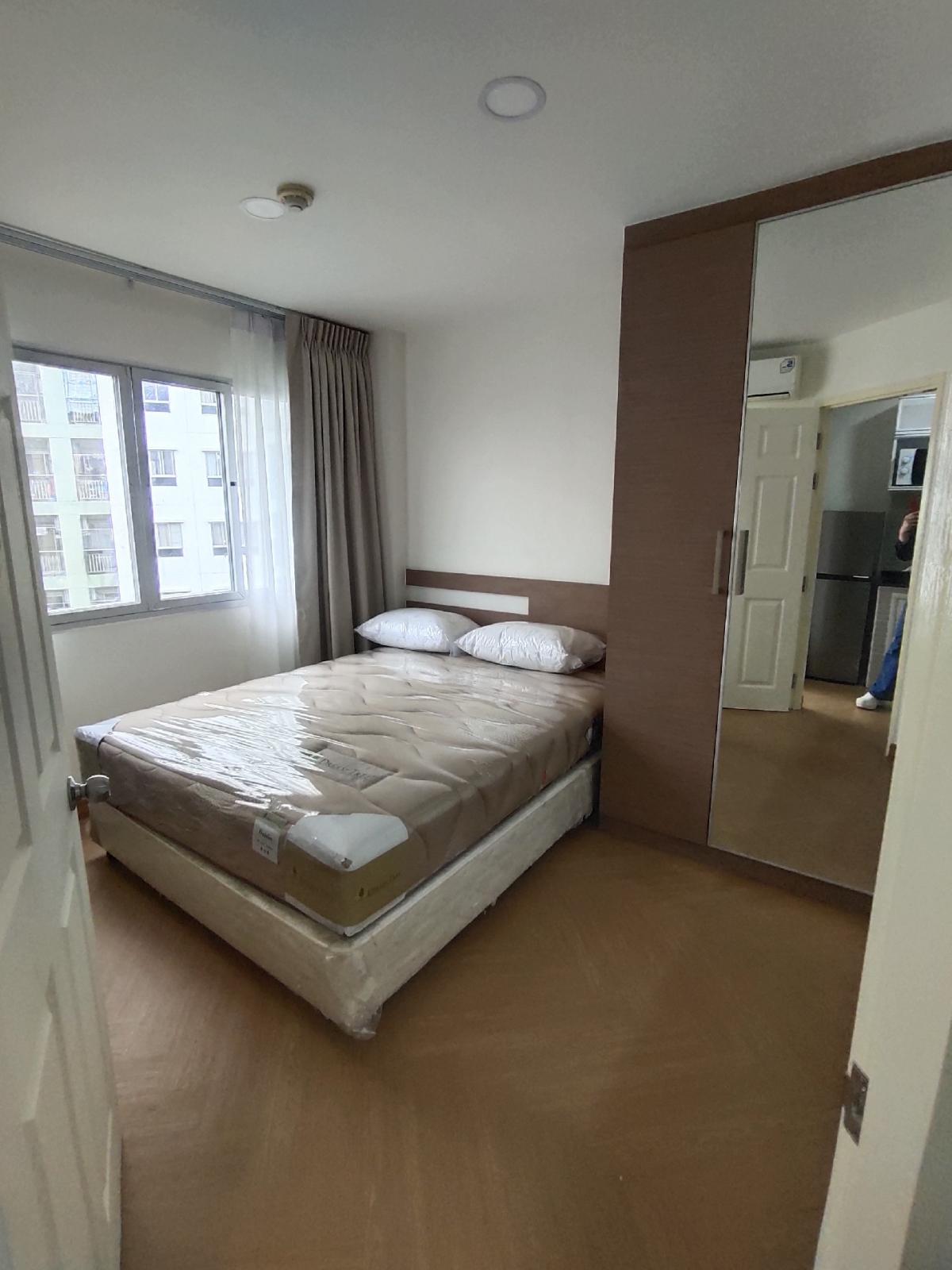 ให้เช่าคอนโดนวมินทร์ รามอินทรา : For Rent 出租房间，5楼，可欣赏泳池 Lumpini ville + Fully Furnished